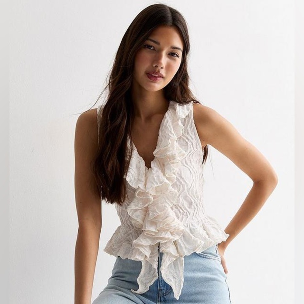 NWT ZARA Textured Ruffle Top size L